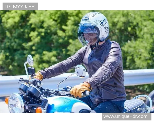 新百伦携手顶级球星助力足球梦,领跑赛场打造速度与激情之巅 新百伦携手顶级球星助力足球梦,领跑赛场打造速度与激情之巅