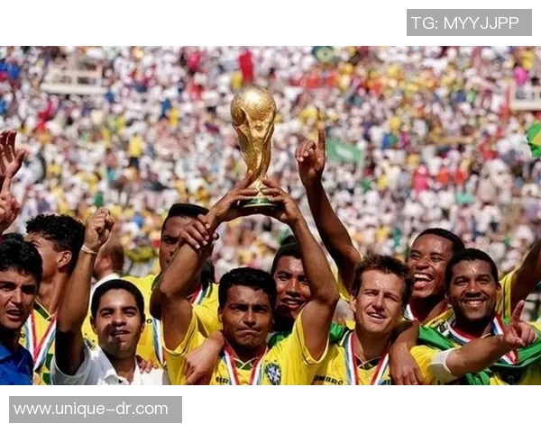 全球足球史上十大最强球星排名揭秘 谁才是足坛真正的王者