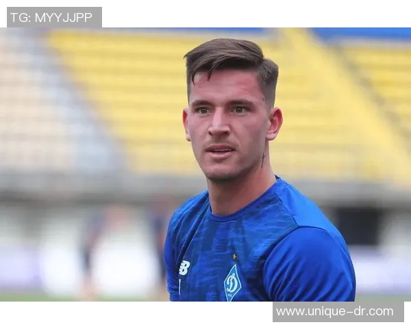 盘点中国足球史上最具影响力与成功的十位球星及其传奇贡献